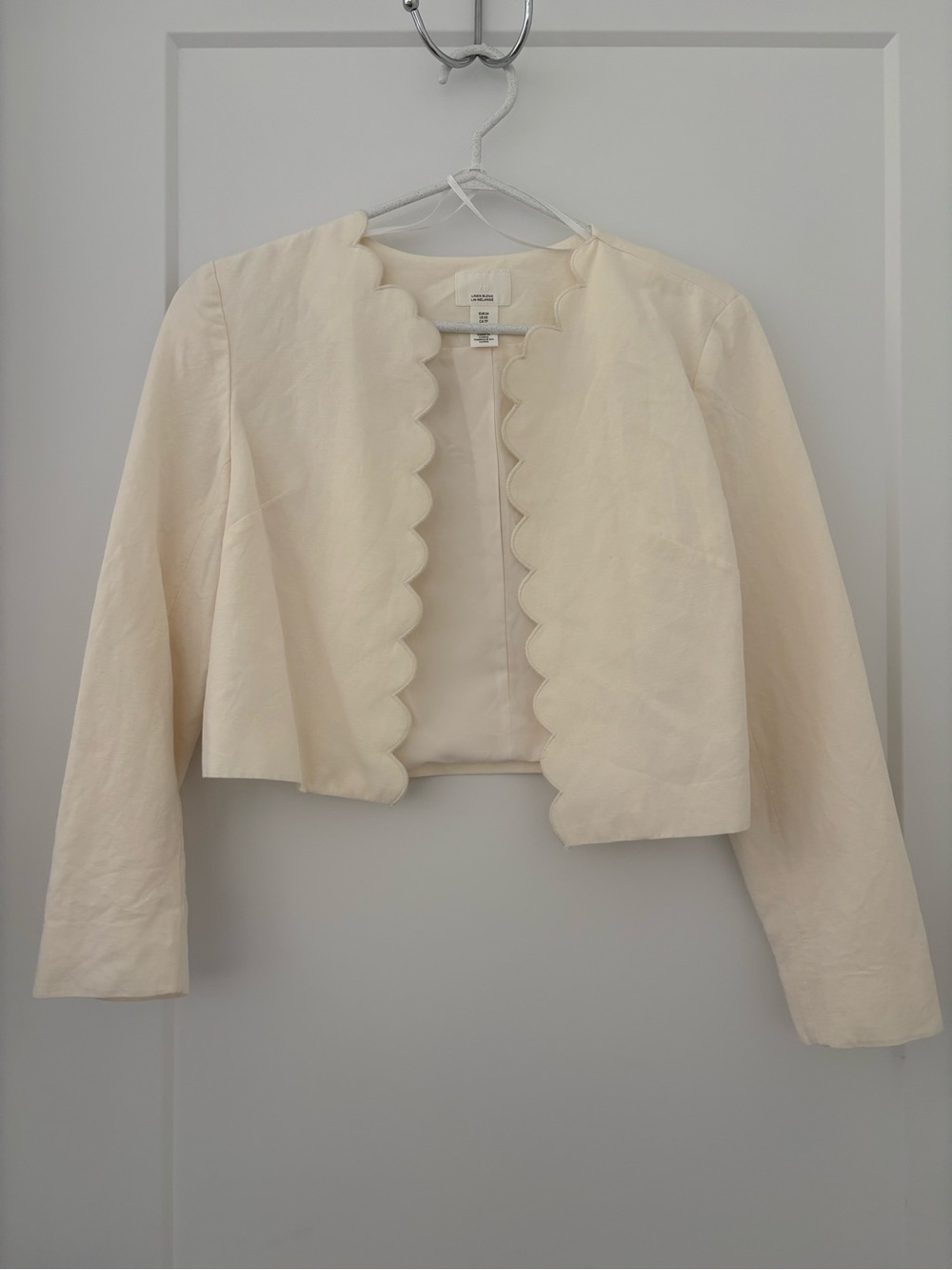 H&M Cream Scalloped Cropped Blazer